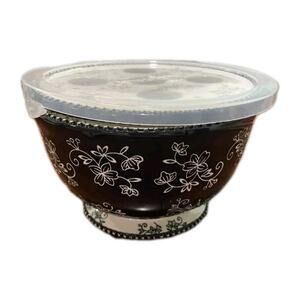 Temptations by Tara Floral Lace 1.5 QT Mixing Bowl with Lid – Black & White